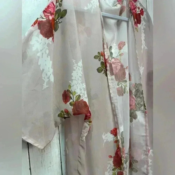 Sheer floral coverup / swimsuit cover pink / one size - Picture 3 of 6